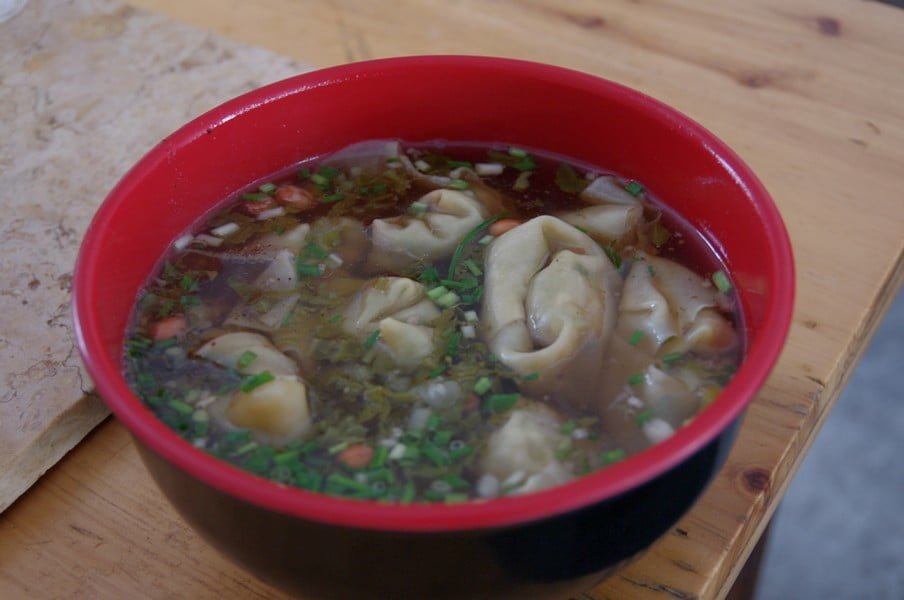 Soupe chinoise aux raviolis