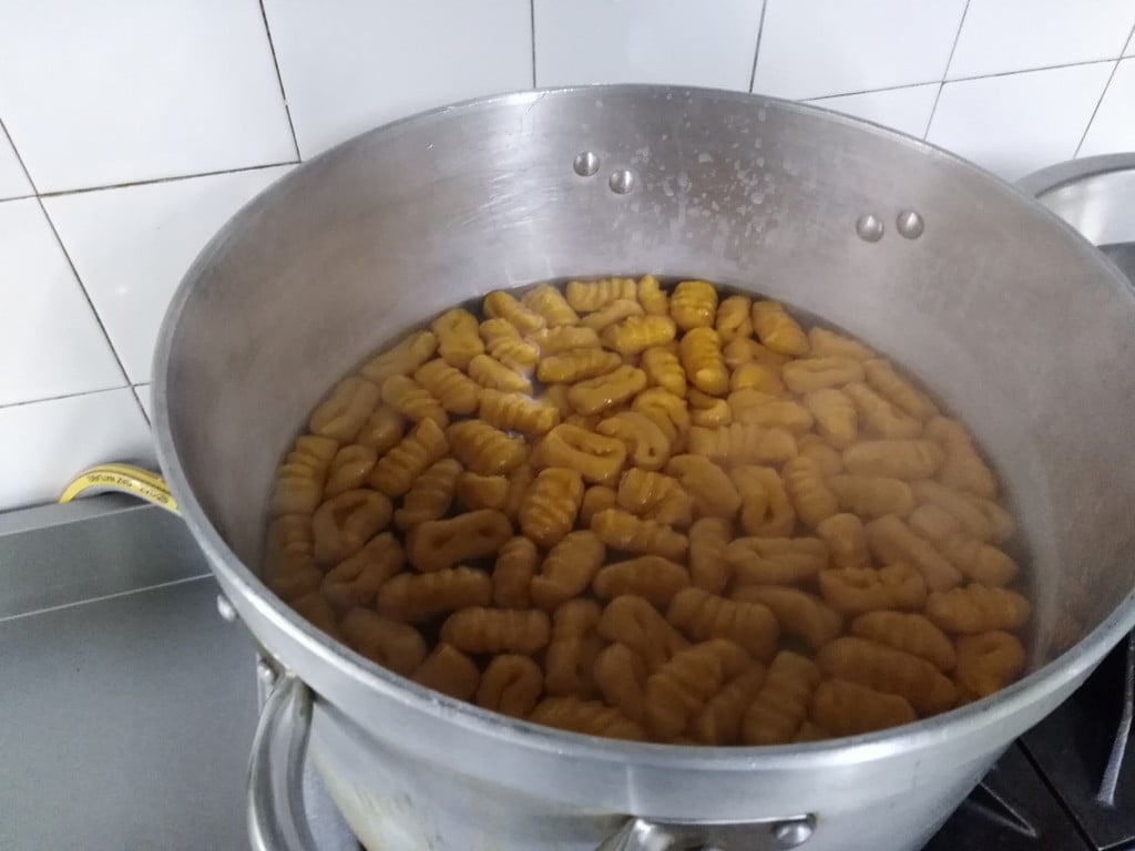 Gnocchis au potiron en train de pocher