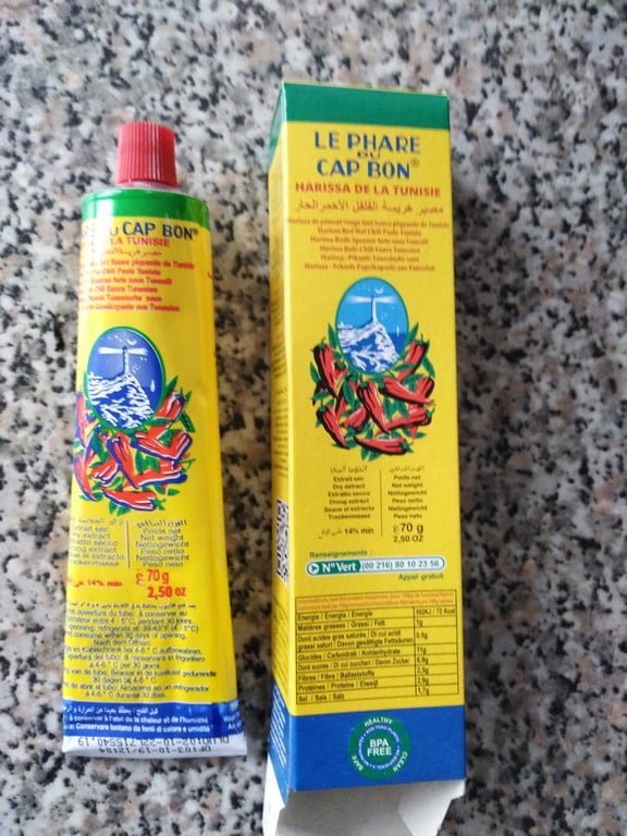 Tube d'harissa . Tunisie