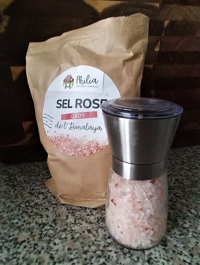 Cristaux et moulin de sel rose de l'Himalaya