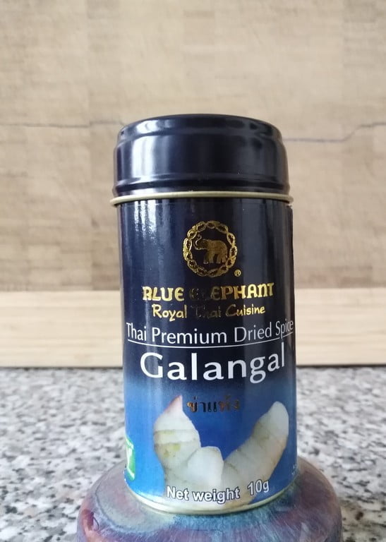 Racine de galangal sechée
