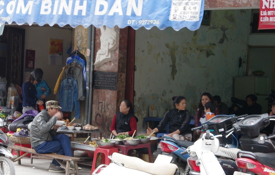 Gargotte de soupe asiatique au Vietnam