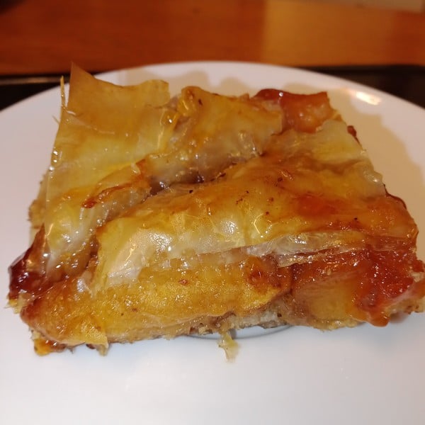 Portion de baklava aux pommes