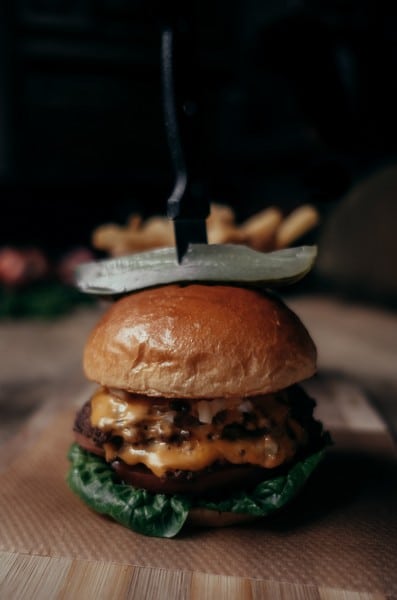 Burger dans grillades à l'americaine