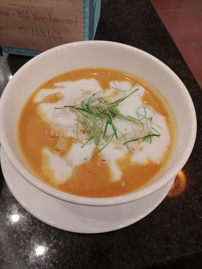 Amok cambodgien servi comme un curry