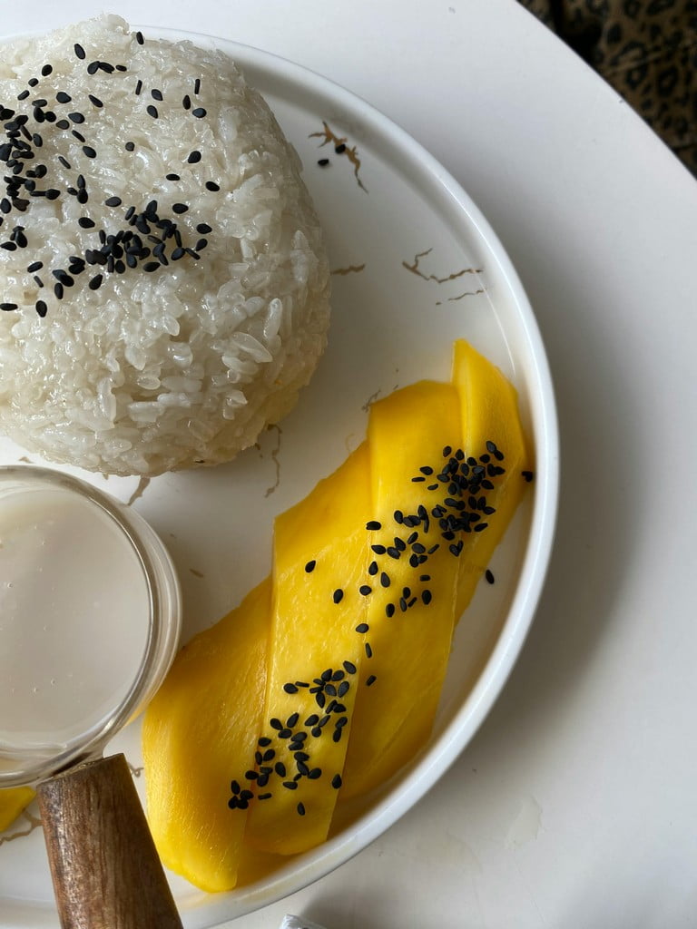 Mango sticky rice, un dessert classique thai.