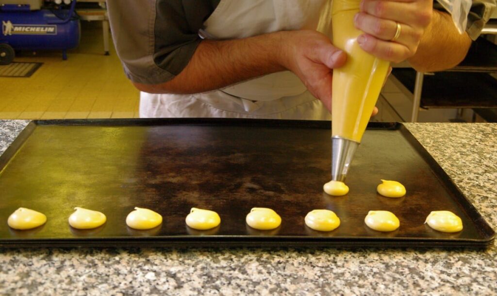 Couchage de pâte à choux